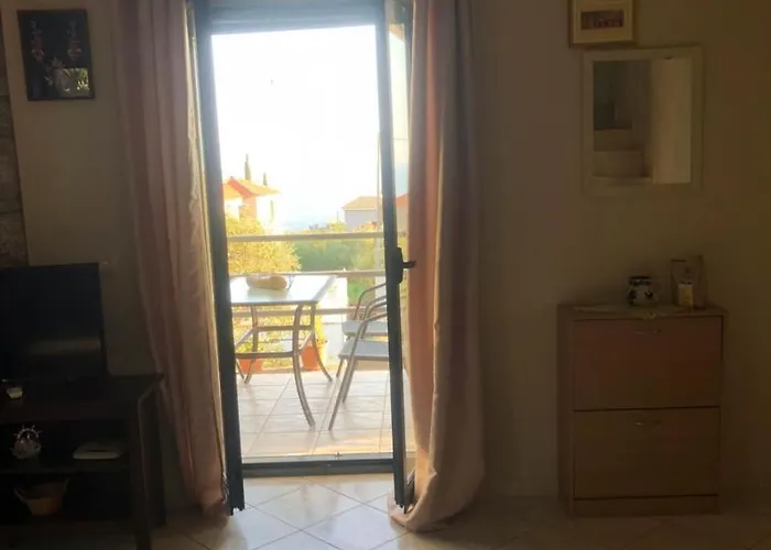 Amanda Nyaraló Neokhórion